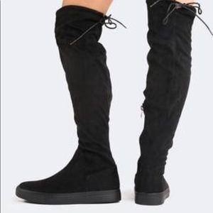 Knee high 💖 sneakers 🖤 sale sale sale ✨